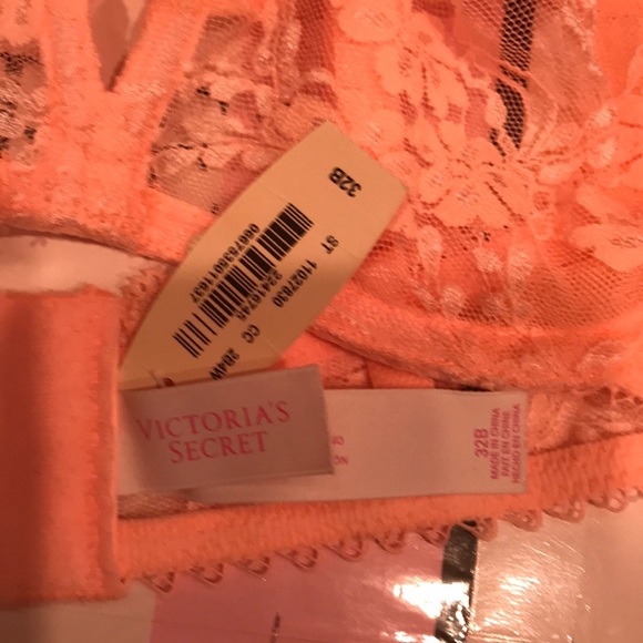๐ Victoria Secret Unlined Bra - Picture 3 of 3